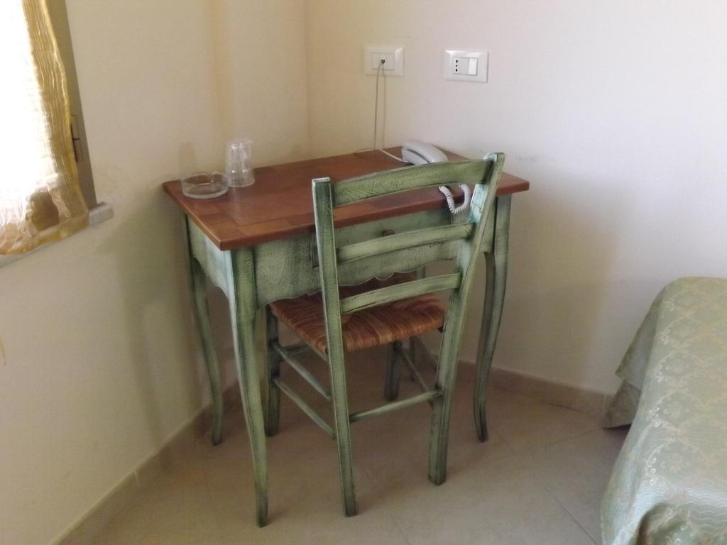 Hotel Sagittario San Sperate Habitación foto