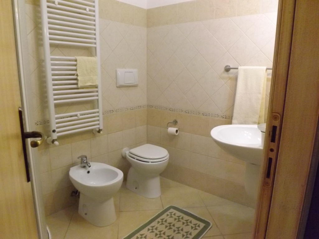 Hotel Sagittario San Sperate Habitación foto
